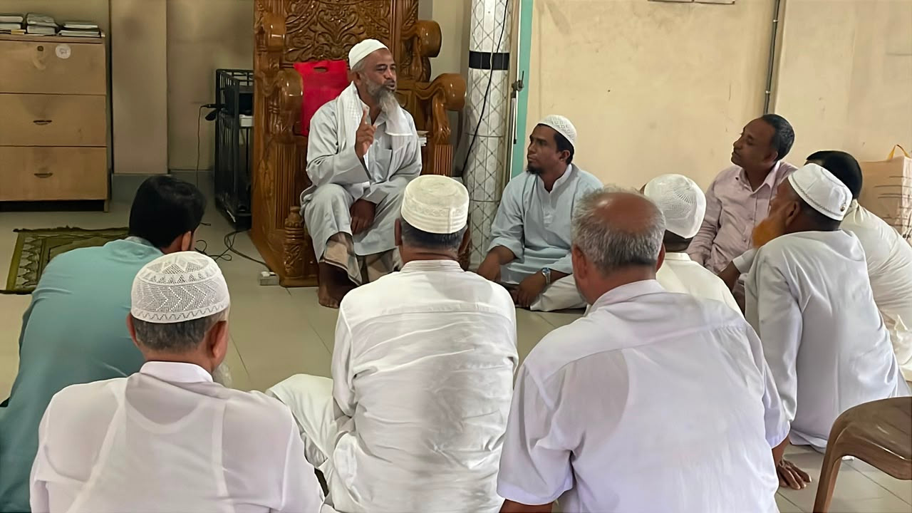 মিরসরাইয়ে আল-আবরার হজ্ব কাফেলার ওমরা কনফারেন্সে বক্তব্য দিচ্ছেন মাওলানা ওয়ালি উল্ল্যাহ