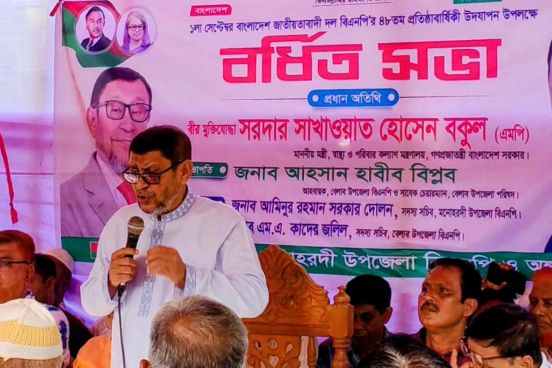 দুর্নীতিবাজ চাঁদাবাজদের দলে জায়গা নেই বলছেন স্বাস্থ্যমন্ত্রী বকুল