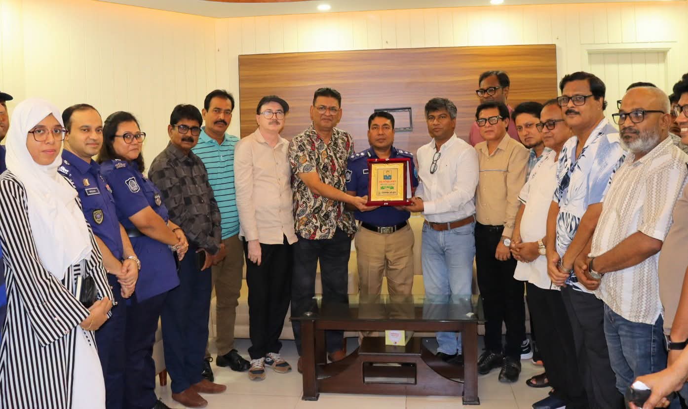 মাদক নির্মূলে পুলিশ একা পারবে না