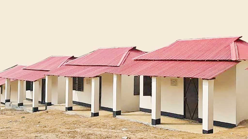 ডিমলার আশ্রয়ণ প্রকল্পের ৯০ ঘর তালাবদ্ধ