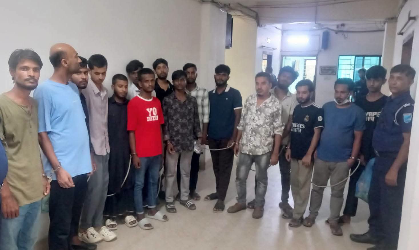 ফতুল্লায় নিষিদ্ধ সংগঠনের কার্যক্রমে গ্রেপ্তার আসামিদের পুলিশি হেফাজত