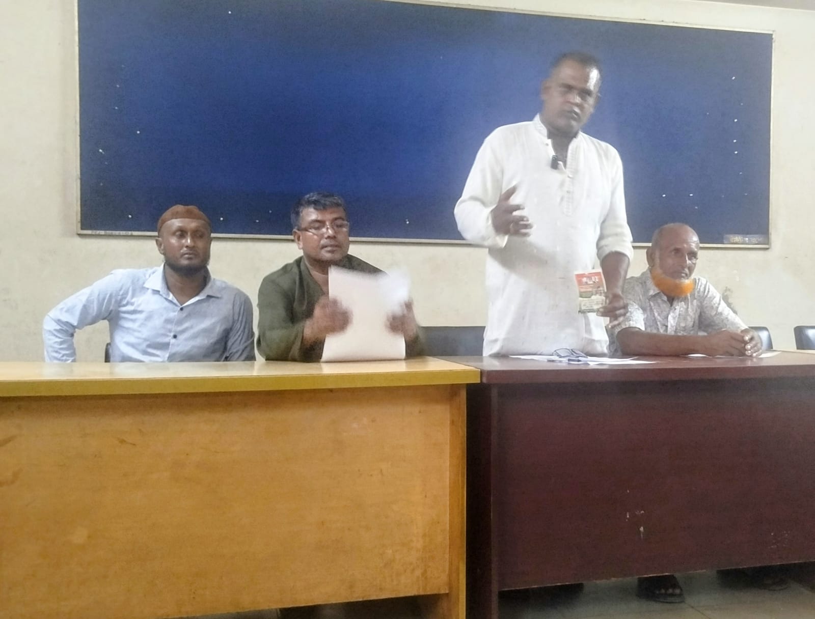 যশোরে দোকান-বাড়িতে হামলা-ভাঙচুরের অভিযোগে সংবাদ সম্মেলন
