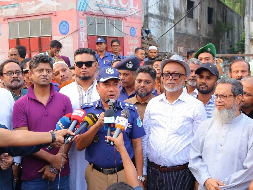 নারায়ণগঞ্জে যানজট নিরসনে ২২ ট্রাফিক ভলান্টিয়ারের কার্যক্রম শুরু