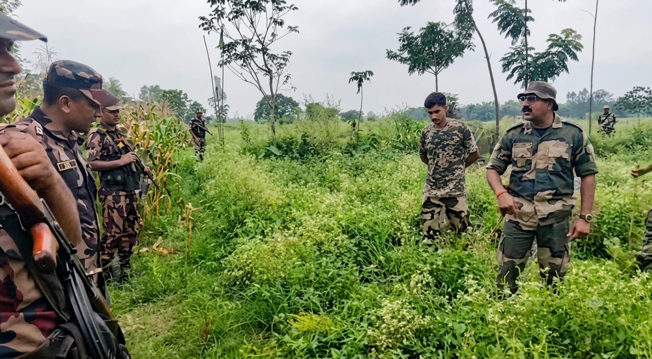 বুড়িমারী সীমান্তে পুশইনের চেষ্টা ঘিরে সীমান্তে বিজিবির সতর্ক অবস্থান